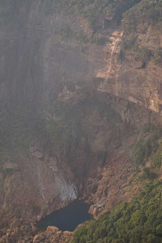 vue d'une cascade à côté de Sohra en Inde vue d'une cascade à côté de Sohra en Inde