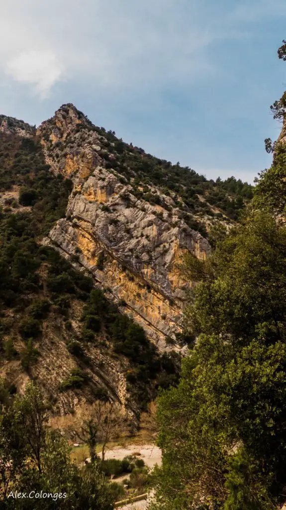 Escalade à La belle barre Ouest des gorges d'Ubrieux