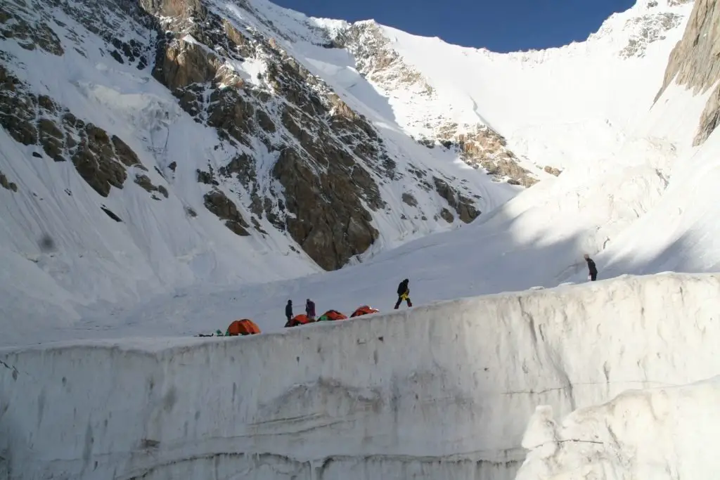 Pasquer Voyages et Aventures au Camp I, Gasherbrum V, Pakistan