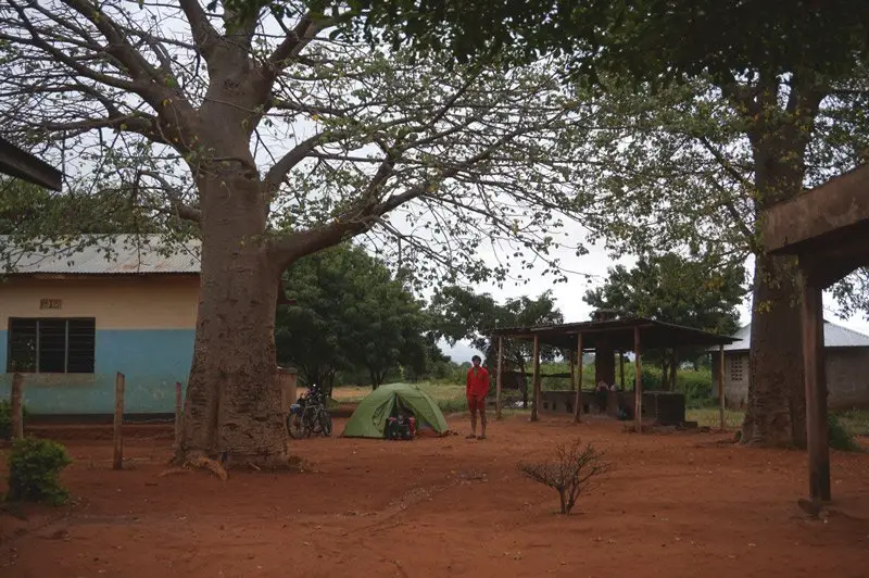 camping dans une école