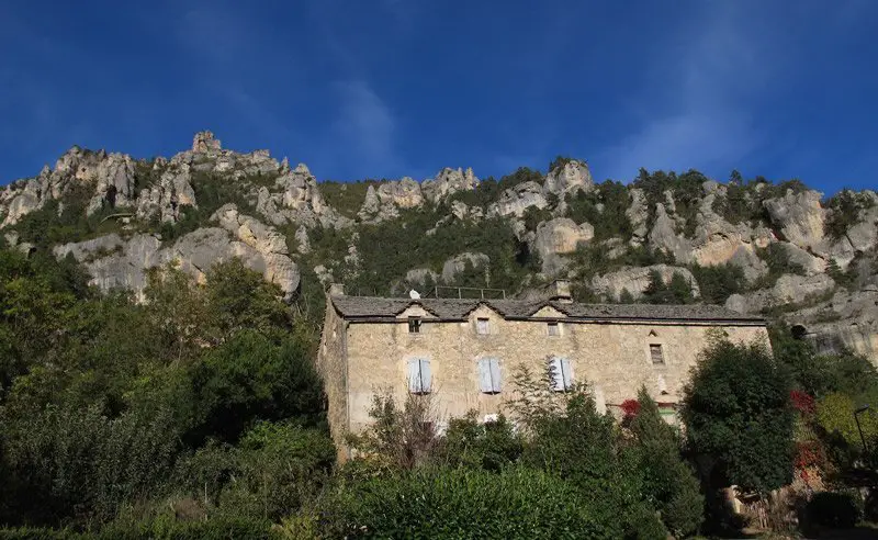 Vue sur les rochers des Gorges du Tarn photo Andolfatto F site d