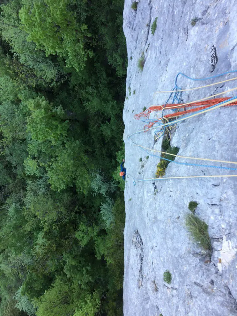 Escalade sur la falaise de Glandasse dans la Drôme