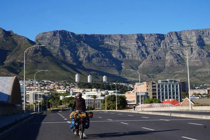 La Table Mountain depuis le centre-ville, voyage en Afrique du Sud à vélo