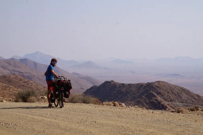 Arrivée au Spreeshoogte Pass, Namibie à vélo