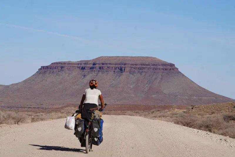 Bonne piste et vent dans le dos, Namibie à vélo