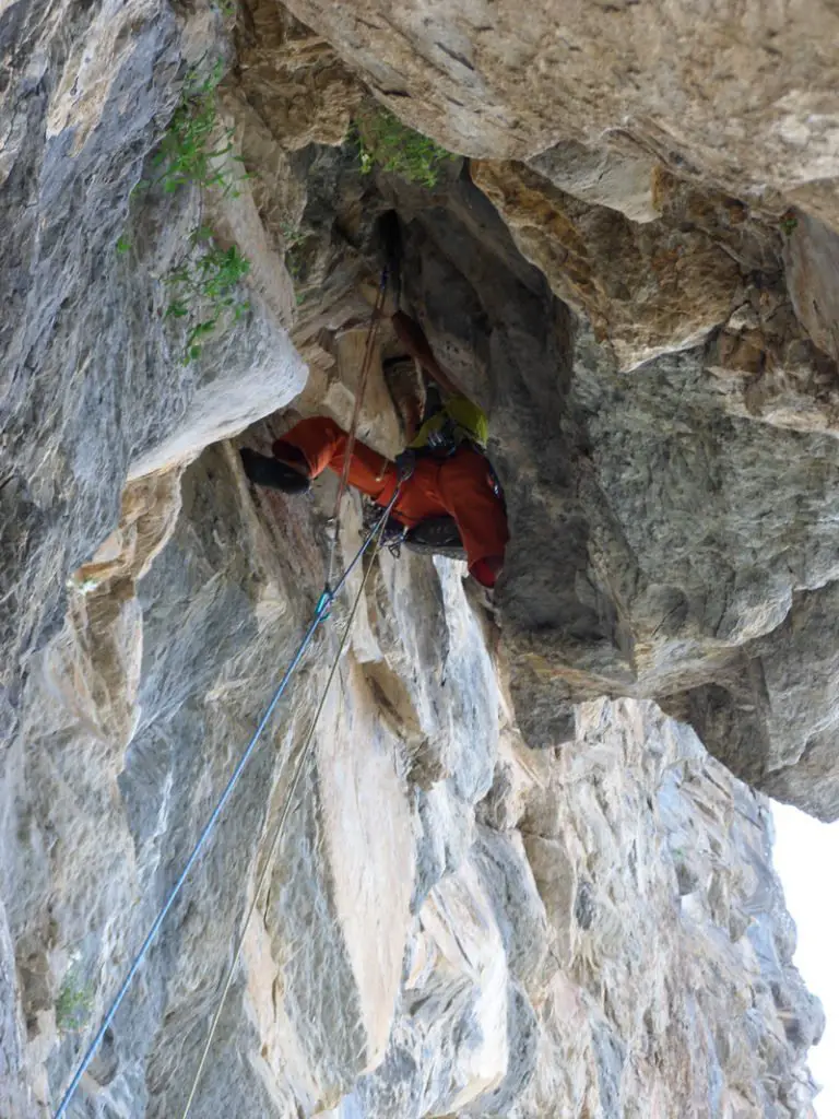 La renfougne dans héroïna, site escalade sur la falaise d