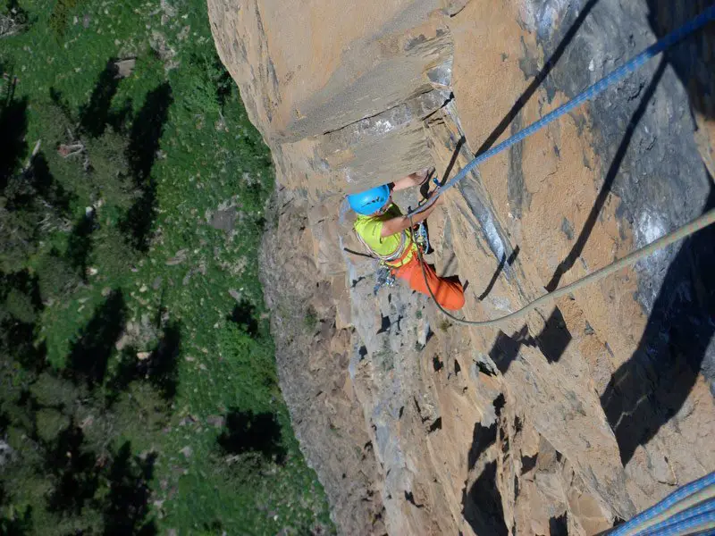 Le « gaz » commence à être présent, escalade sur la falaise d