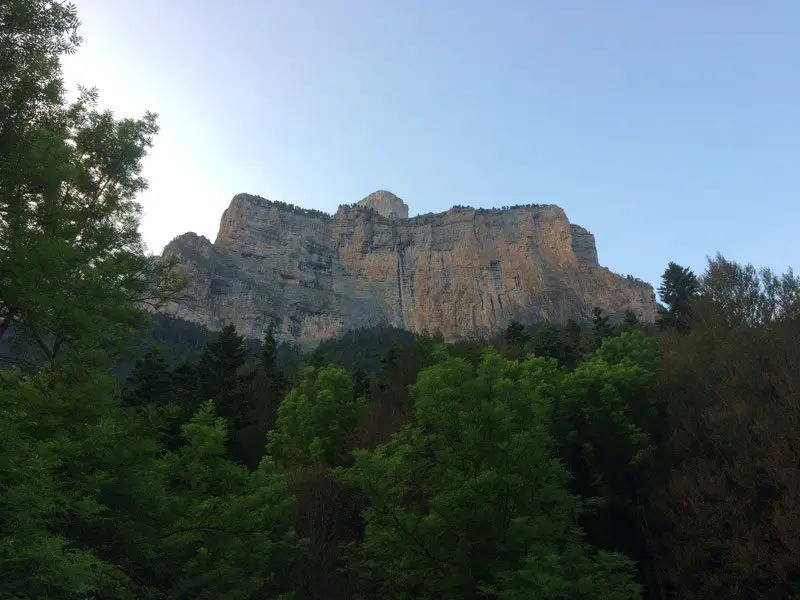 Les belles falaises Pyrénééennes, escalade sur la falaise d