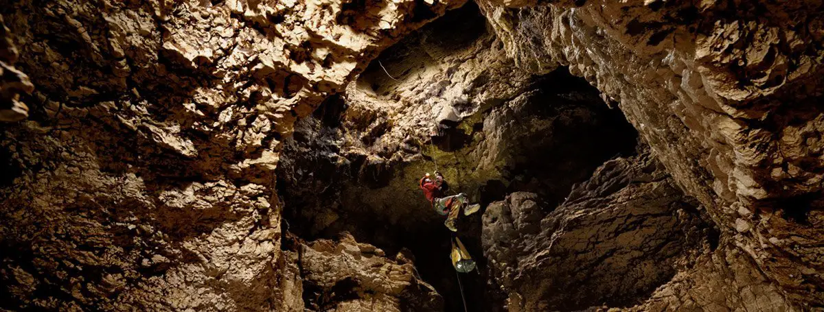 check list spéléologie avec Petzl check list spéléologie avec Petzl