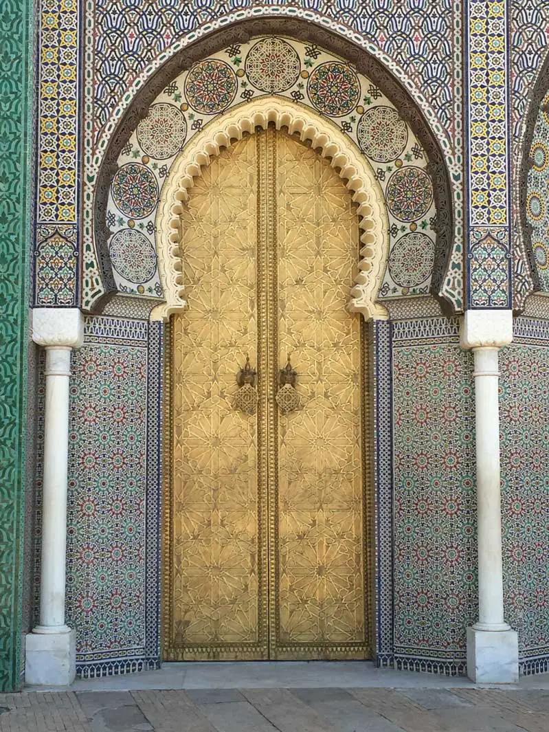 Porte du palais royal de Fès au Maroc
