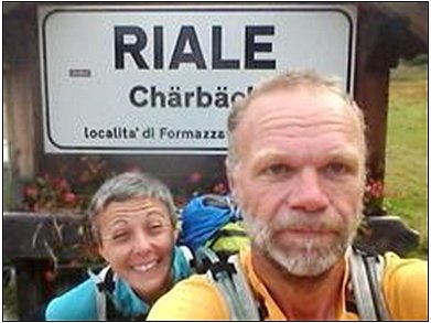 Laetitia et Christophe durant leur randonnée sur la Via Alpina