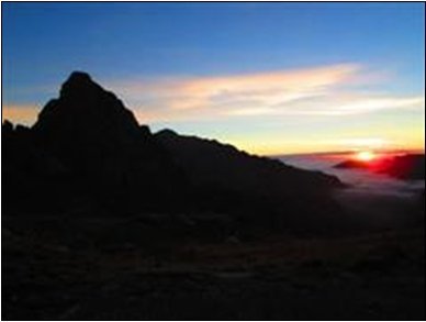 Levé du soleil durant notre randonnée sur la via alpina