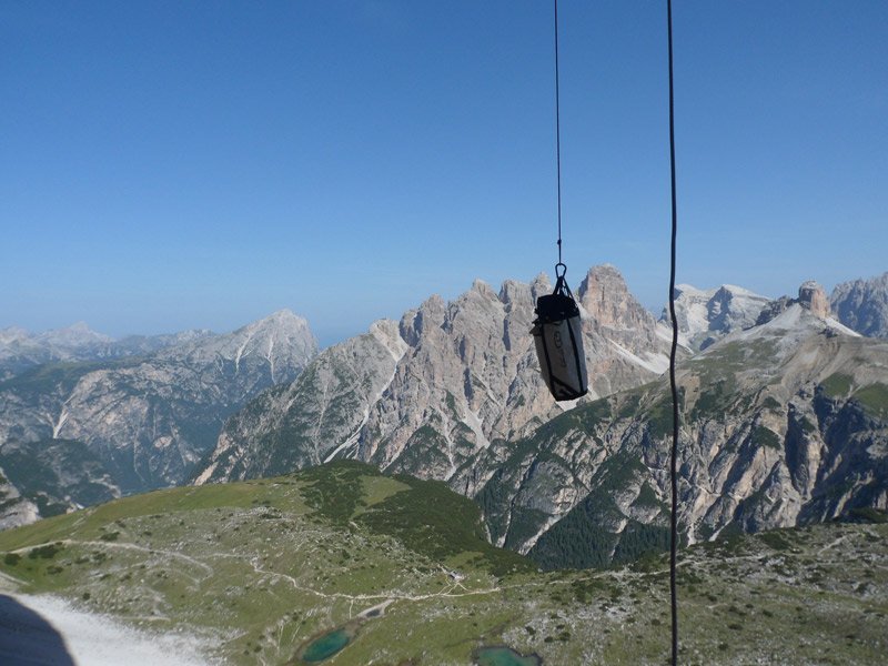 La preuve que ça surplombe ! , big walls dans les Dolomites La preuve que ça surplombe ! , big walls dans les Dolomites