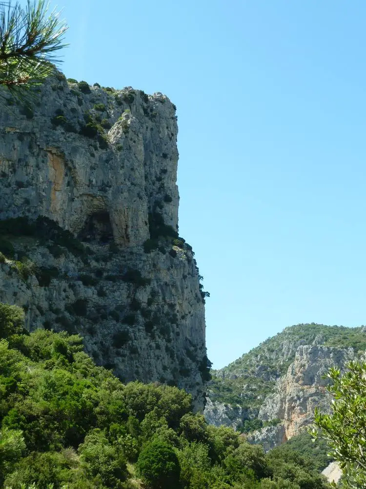 Le fameux roc de la Bissone, escalade à Saint Guilhem le Désert