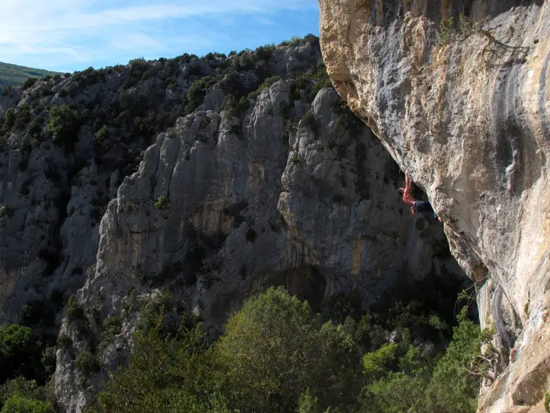 Le must 8b+ secteur Petit Eycharmes, escalade grande voie dans les gorges du Verdon