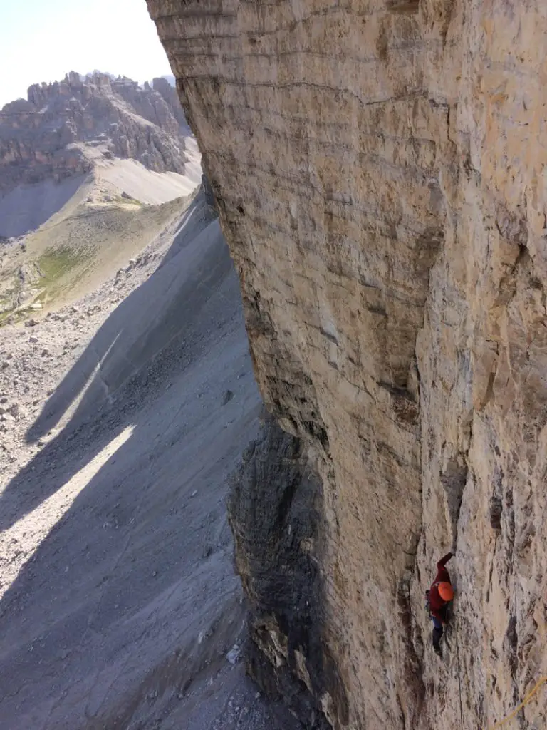 On se sent si petit dans la Cima Ovest, big walls dans les Dolomites​