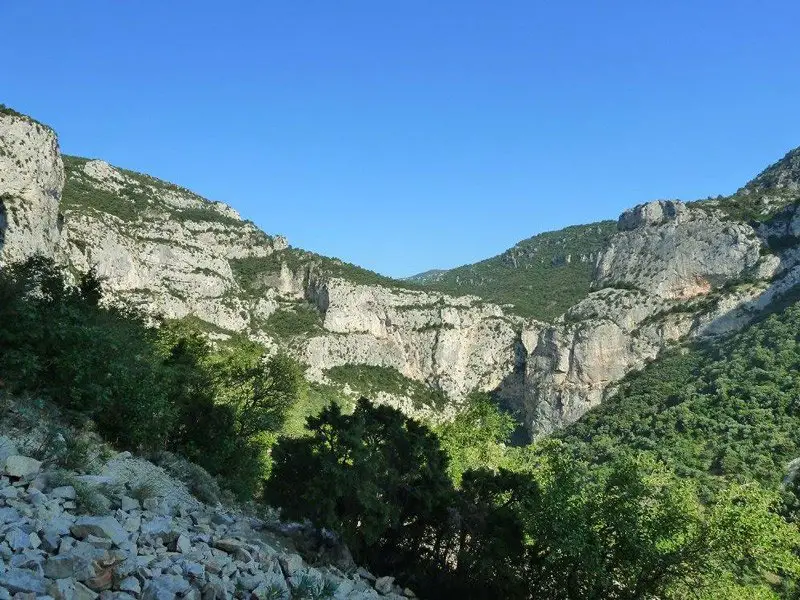 Vue sur le Canyon et le secteur du Bout du Monde, escalade à Saint Guilhem le Désert