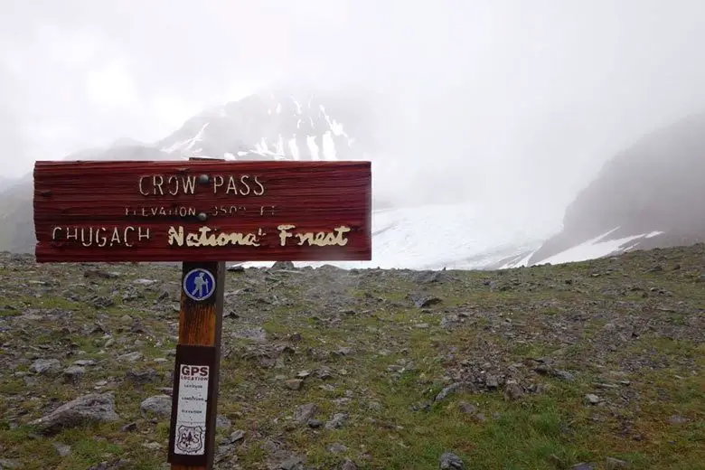Arrivée au col lors de La randonnée The crow pass trail en Alaska