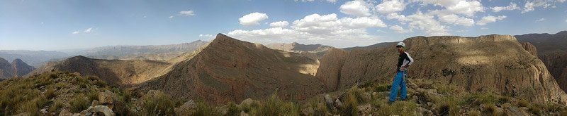 L’Oujdad, un des plus hauts sommets du coin, grimpe Taghia Maroc