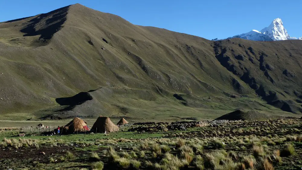 Maison (de paille) des voisins, randonnée au Pérou