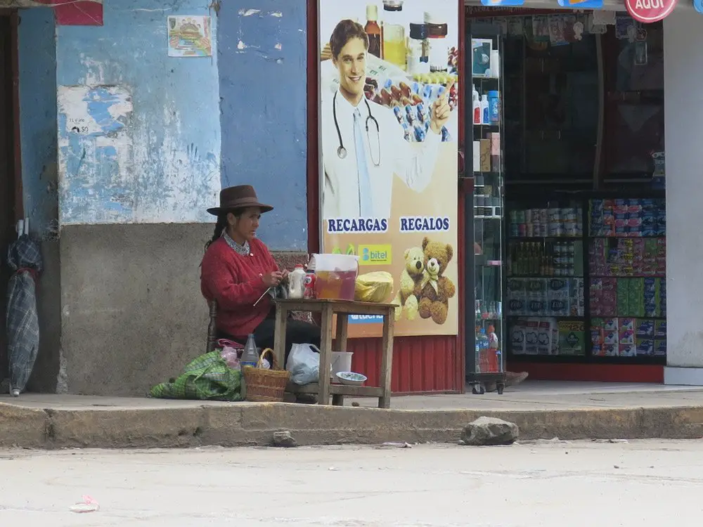 Scène de rue à chavin bis, randonnée au Pérou