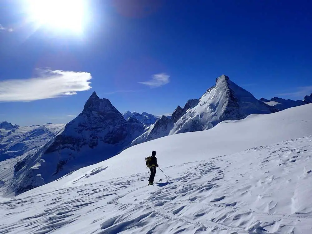 1, ski de randonnée dans les alpes