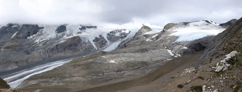 Vue sur le glacier Pasterze lors du trek autour de Grossglockner 