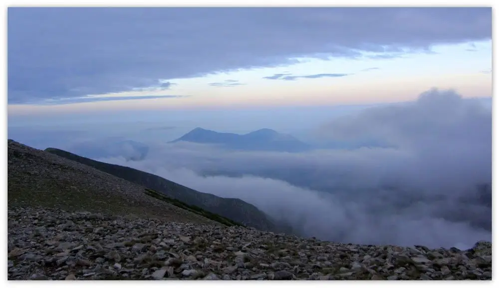 14-Une-île-au-milieu-d’une-mer-de-nuages, randonnée en Corse GR20