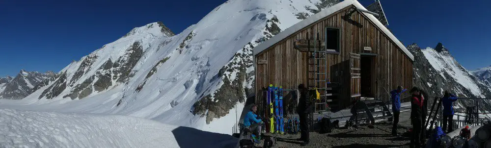 Hollandiahütte, Alpinisme facile en Suisse