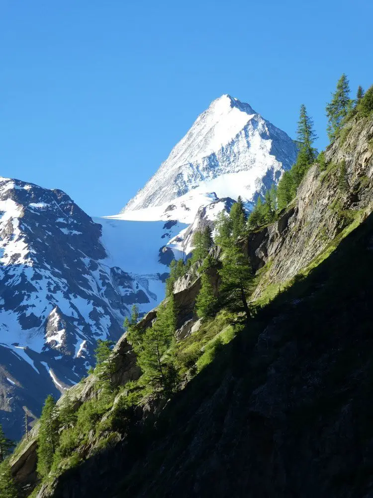 En-montant-vers-la-Petersgratt, Alpinisme facile en Suisse
