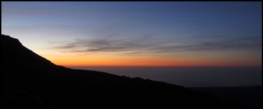 22-Le-magnifique-dégradé-de-l’aube-depuis-la-crête-d’Usciolu, randonnée en Corse GR20 22-Le-magnifique-dégradé-de-l’aube-depuis-la-crête-d’Usciolu, randonnée en Corse GR20