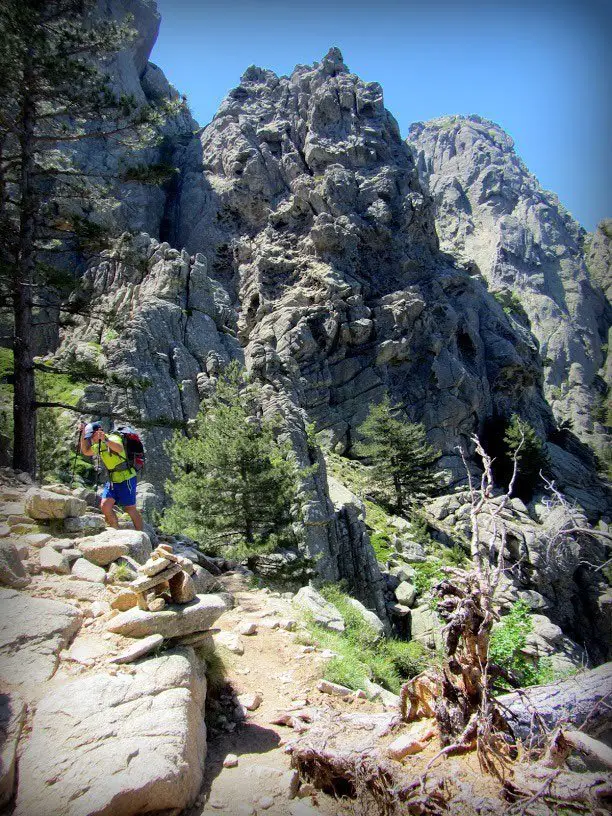 26-Derniers-pas-vers-la-Punta-di-l’Arjettu, randonnée en Corse GR20 26-Derniers-pas-vers-la-Punta-di-l’Arjettu, randonnée en Corse GR20