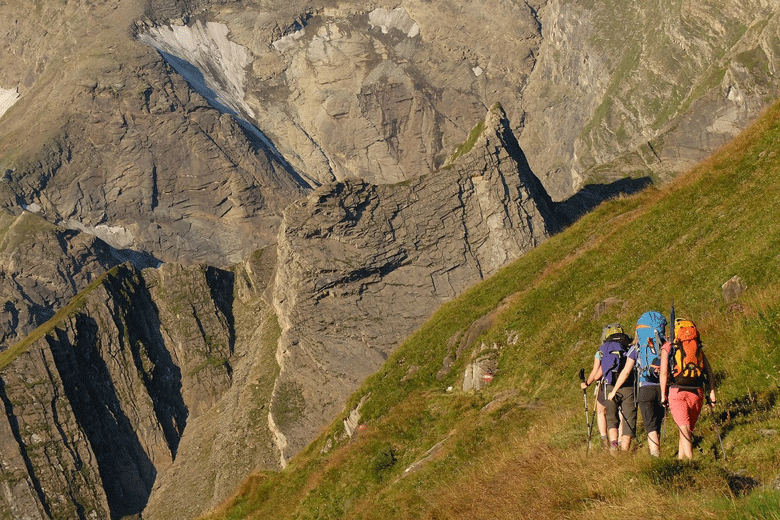 Marche à la fraîche durant la Trek autour du Grossglockner Marche à la fraîche durant la Trek autour du Grossglockner