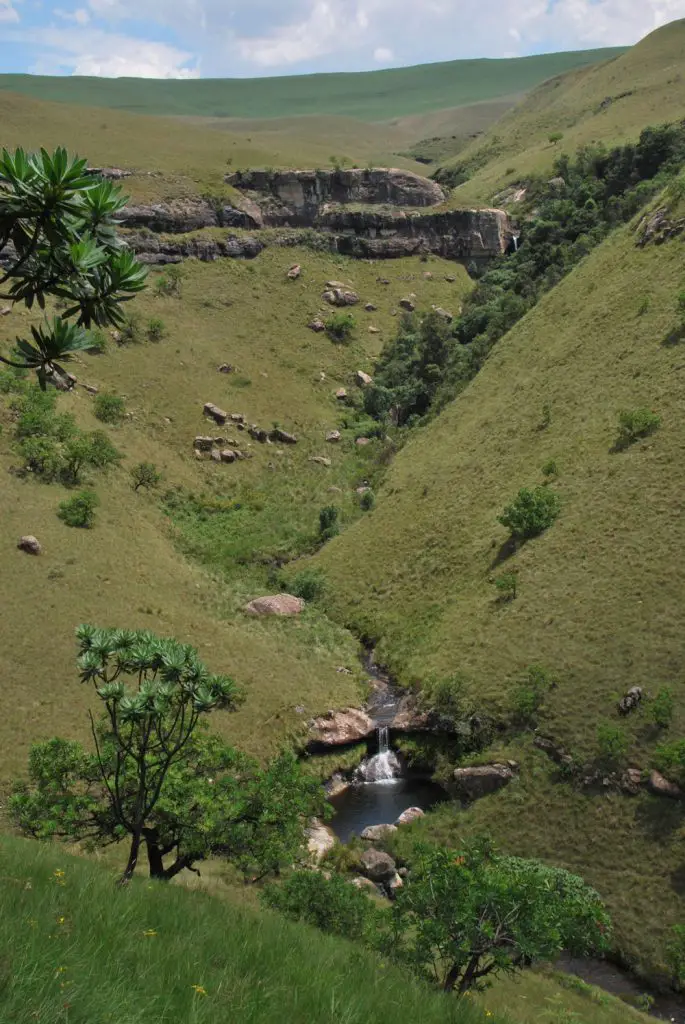 Piscine-naturelle, grande randonnée au parc Drakensberg Afrique du Sud Piscine-naturelle, grande randonnée au parc Drakensberg Afrique du Sud