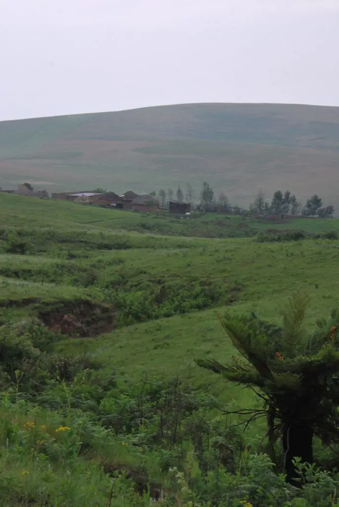 Village-isolé, grande randonnée au parc Drakensberg Afrique du Sud