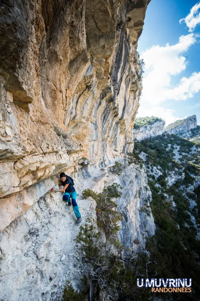 on regarde où on met les pieds randonnée en sardaigne