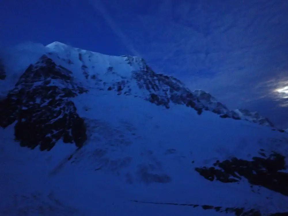Äbeni-Flue,-lever-de-lune-sur-la-face-Nord, Alpinisme facile en Suisse Äbeni-Flue,-lever-de-lune-sur-la-face-Nord, Alpinisme facile en Suisse