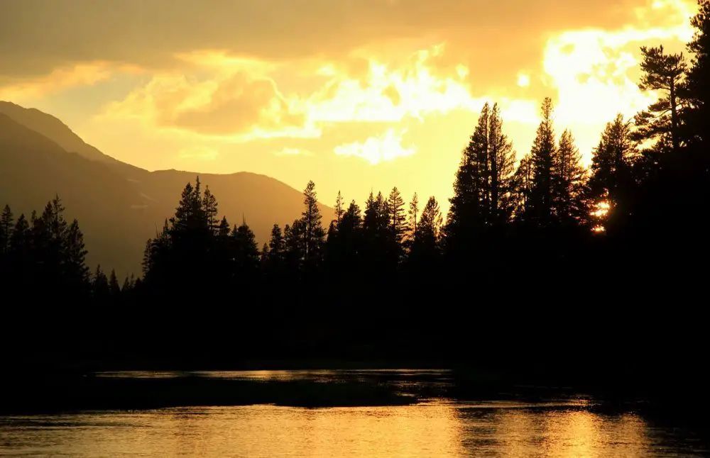 Coucher de soleil royal lors du Pacific Crest Trail