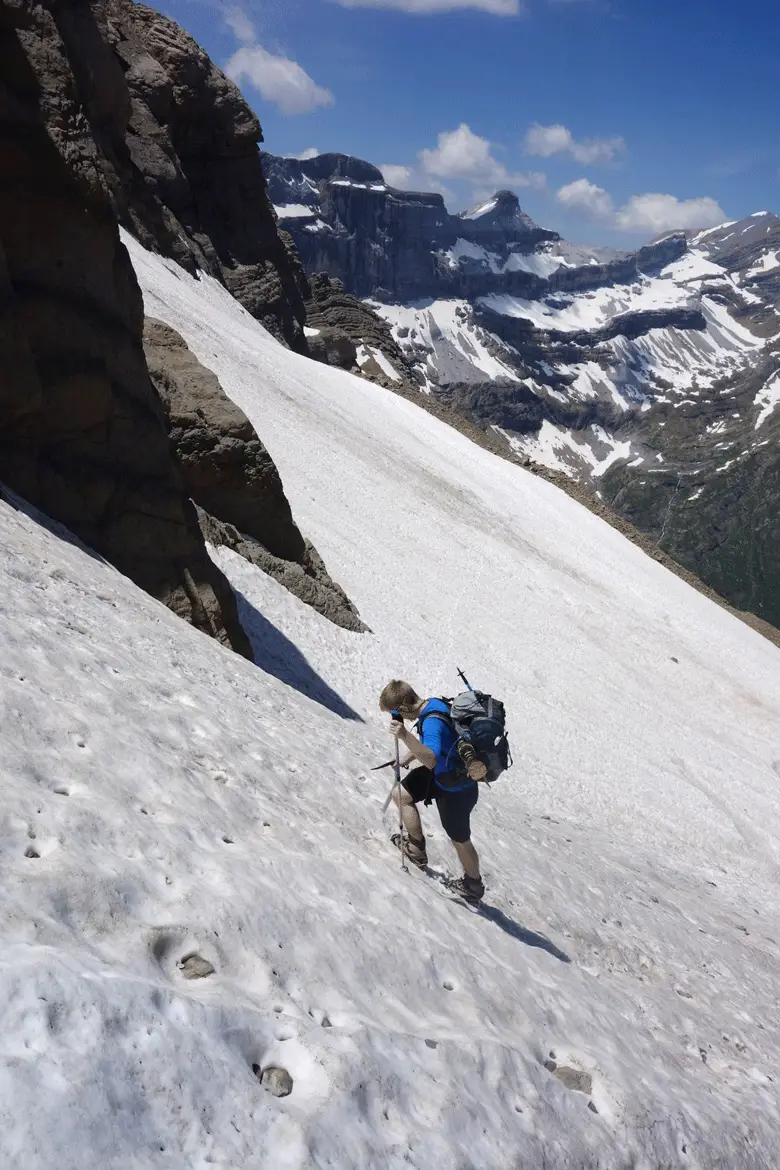 Yo remonte le glacier du Marboré.