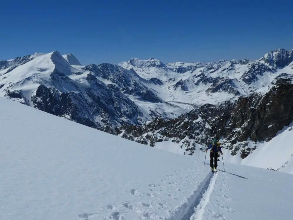 Devant-le-Pigne-d'Arolla, ski de randonnée dans les alpes Devant-le-Pigne-d