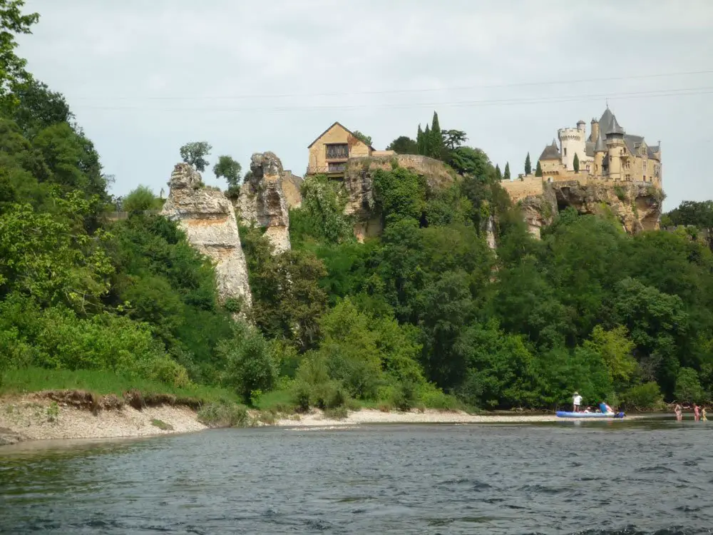 Passage au cingle de Montfort lors de la descente en 4 jours de la Dordogne en canoë