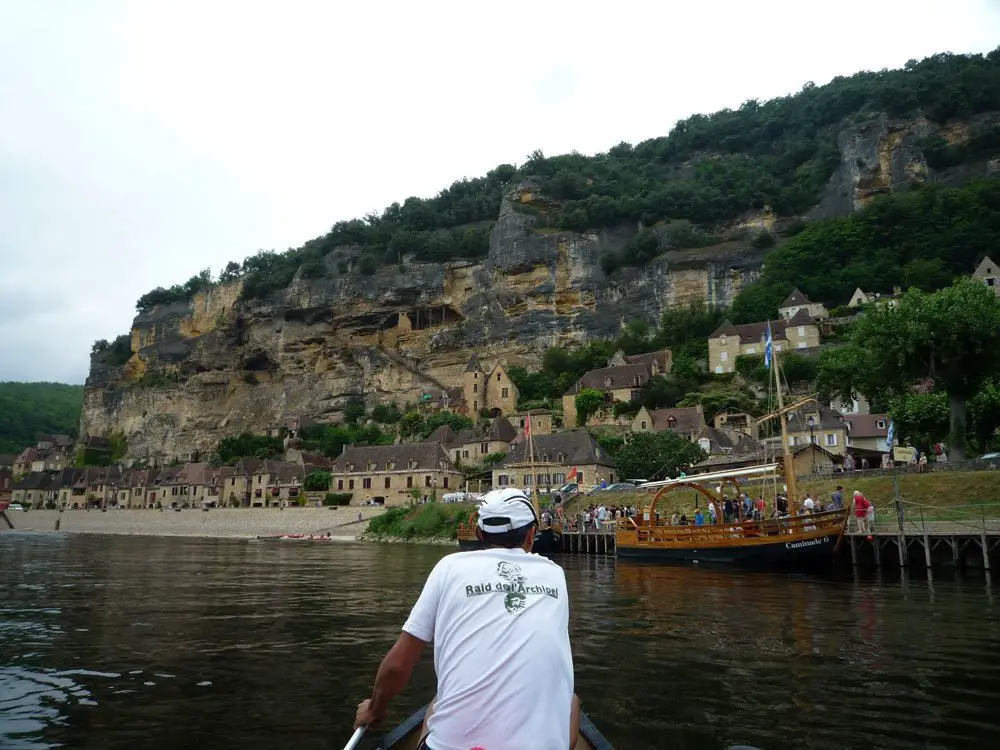 Aux abords de Laroque Gageac  lors de la descente en canoë de la Dordogne 