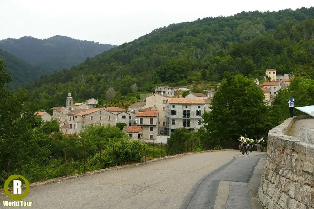 Figure 28 - Étape 3, arrivée en VTT à Ciamannacce corsica raid aventure