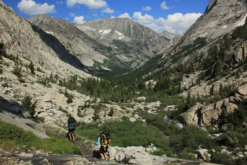 Il faut replonger très bas dans la vallée lors du Pacific Crest Trail