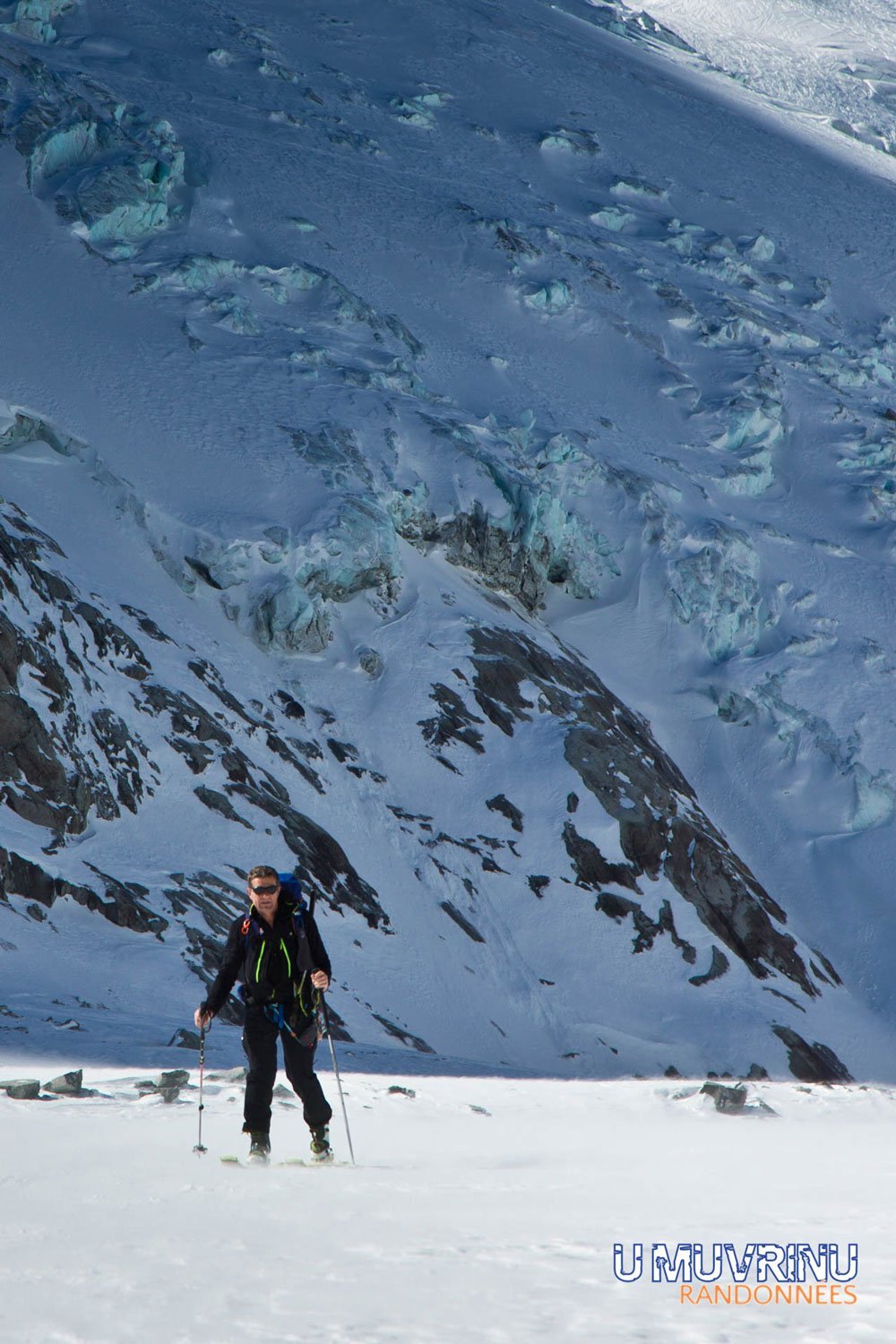 JF sous les Rognons en ski de rando sur la Haute Route