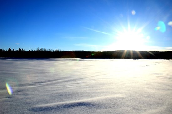 La rivière, le soleil en face, et oui j’ai pris un coup de soleil en Laponie !