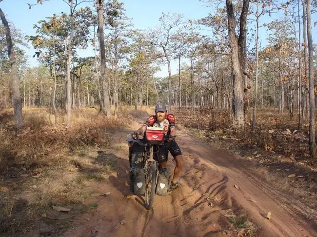 Le sable ralentit nos vélos surchargés