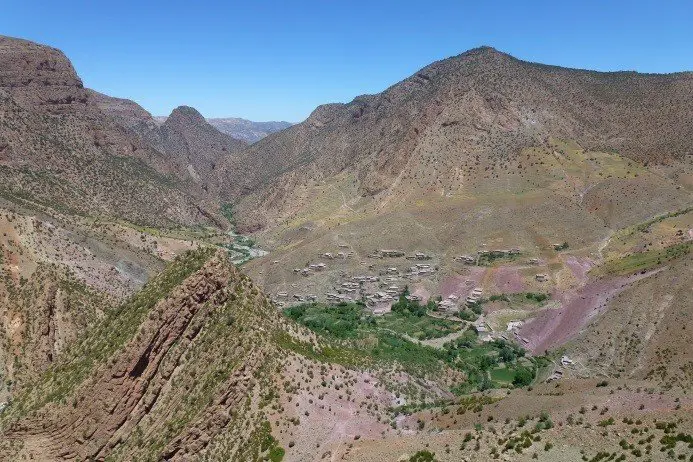 Le village en arrivant depuis l’Akka n’Taghia, escalade à taghia au maroc