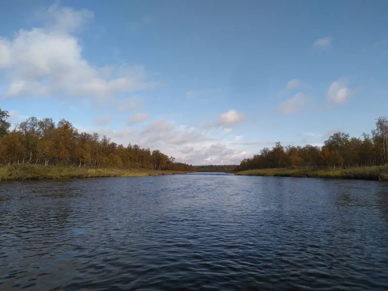 Nos début sur Ivalojoki, rivière paisible