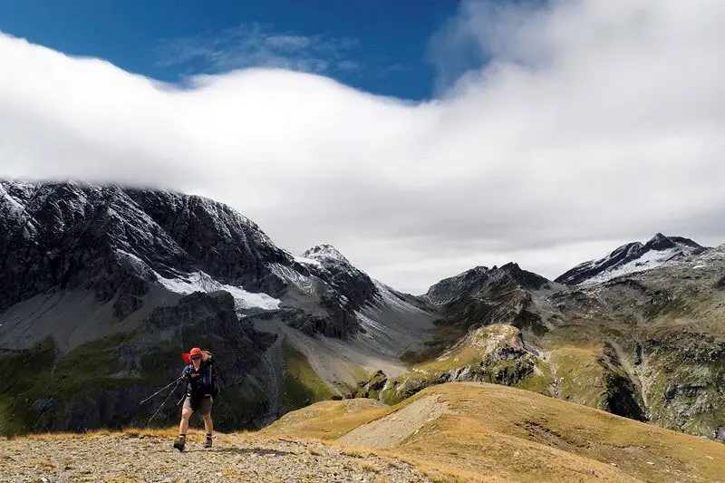 Nous sortons du sentier principal pour rejoindre le lac San Martino à l'azimut, randonnée dans les Alpes Nous sortons du sentier principal pour rejoindre le lac San Martino à l